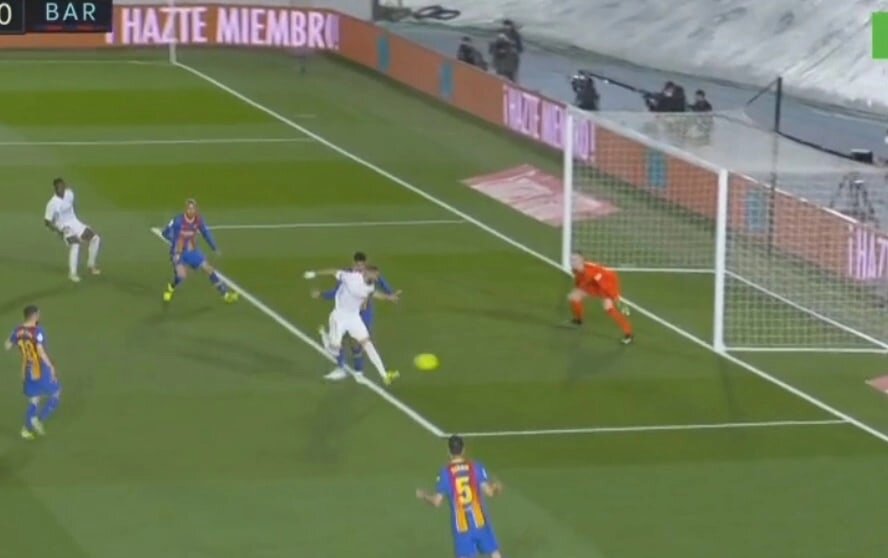 Первый гол в матче Карима Бензема