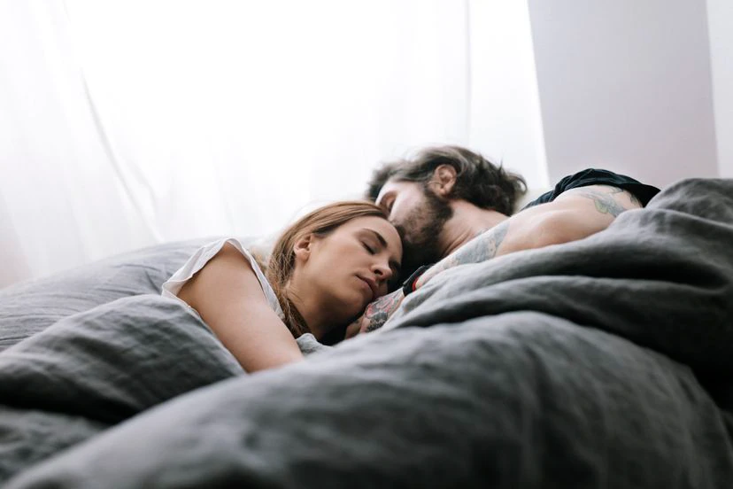 Как пары, спящие вместе, синхронизируют свой сон