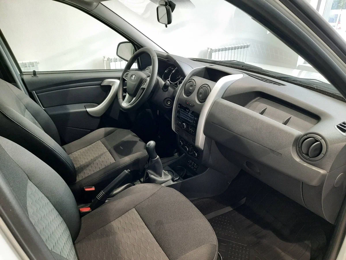 Источник: https://auto.ru/cars/new/group/vaz/largus/22749669/22775723/1115171644-228ed593/