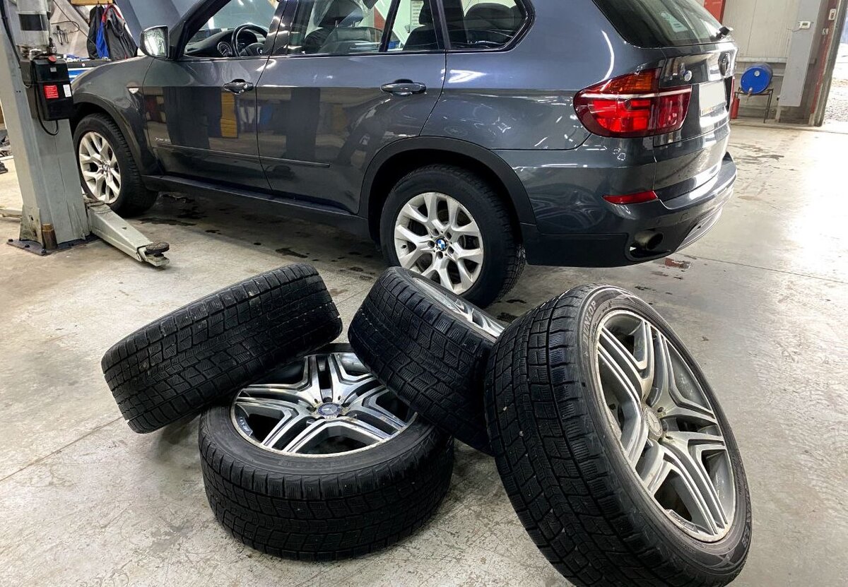 Штутгарт Гараж - автотехцентр полного цикла. Выполняем любые работы - от химчистки салона до восстановления после ДТП. 