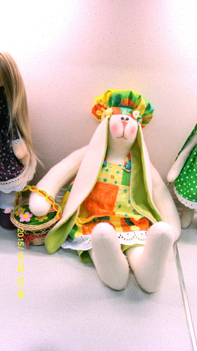 Моя первая игрушка была похожа на эту, только мордашка немного другая. Фото из архива автора.