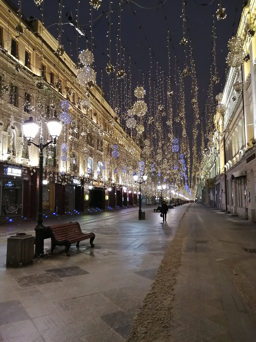 Светящаяся улица в москве никольская