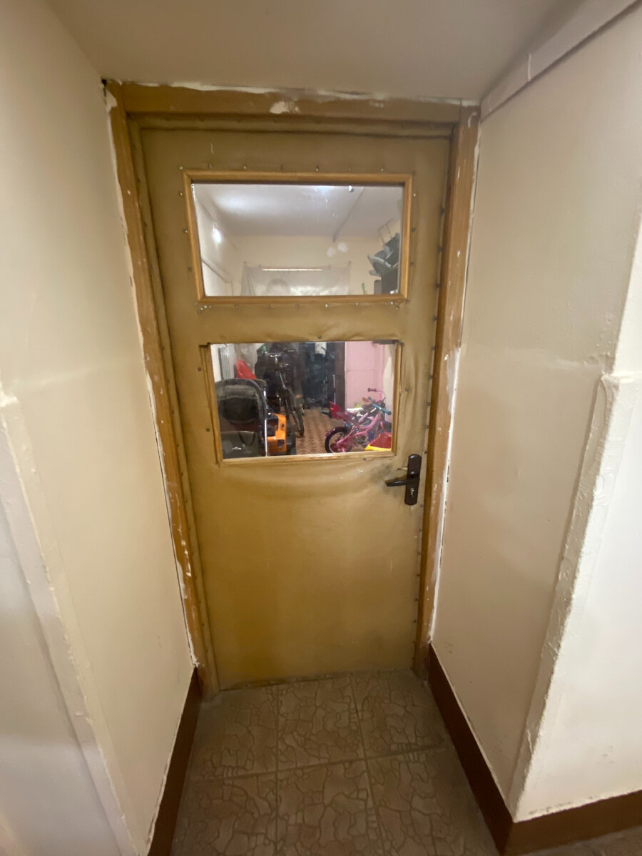 Вход в бывшую консьержную в доме. Фотобанк Андреевой Екатерины. 