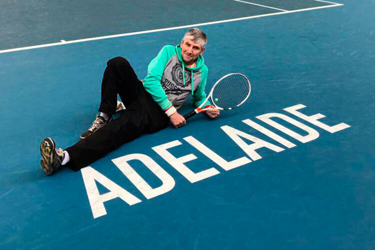 Казалось, остаток жизни пройдет на берегу океана австралийского города Аделаиды, но события февраля 2022 года кардинально изменили жизнь ученого