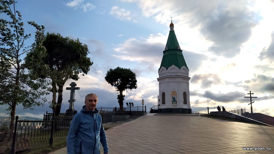 Андрей Поляков у Часовни Параскевы Пятницы. Красноярск