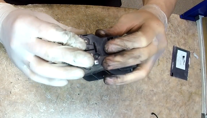 Фото 28. Расположение других двух фиксаторов