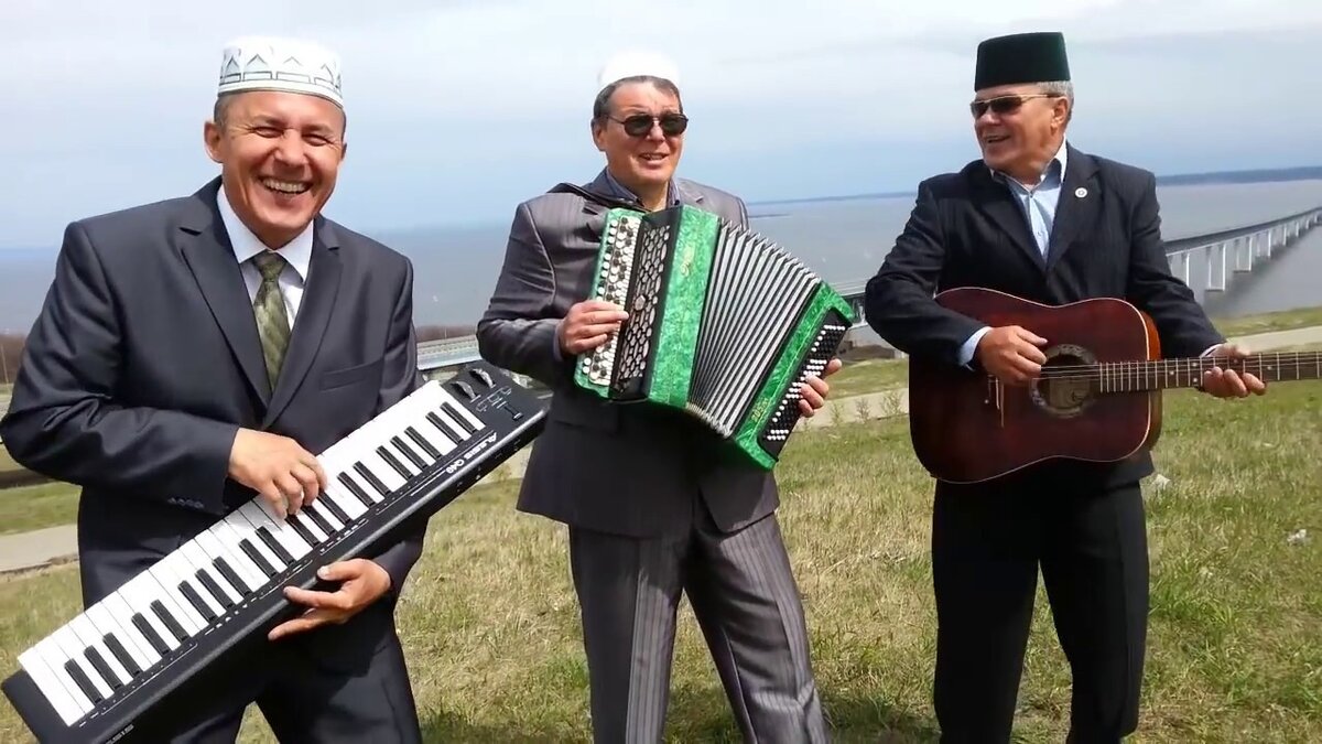  Любители музыки обязательно оценят по достоинству загруженные на сайт Втатар.ру татарские клипы, самые известные и популярные, яркие, зажигательные, медленные иромантичные.