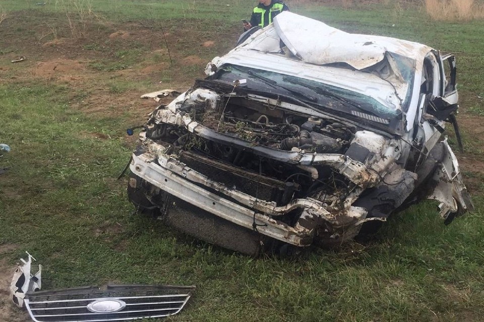     Четверо детей пострадали в аварии на трассе под Ростовом. Фото: ГИБДД по РО.