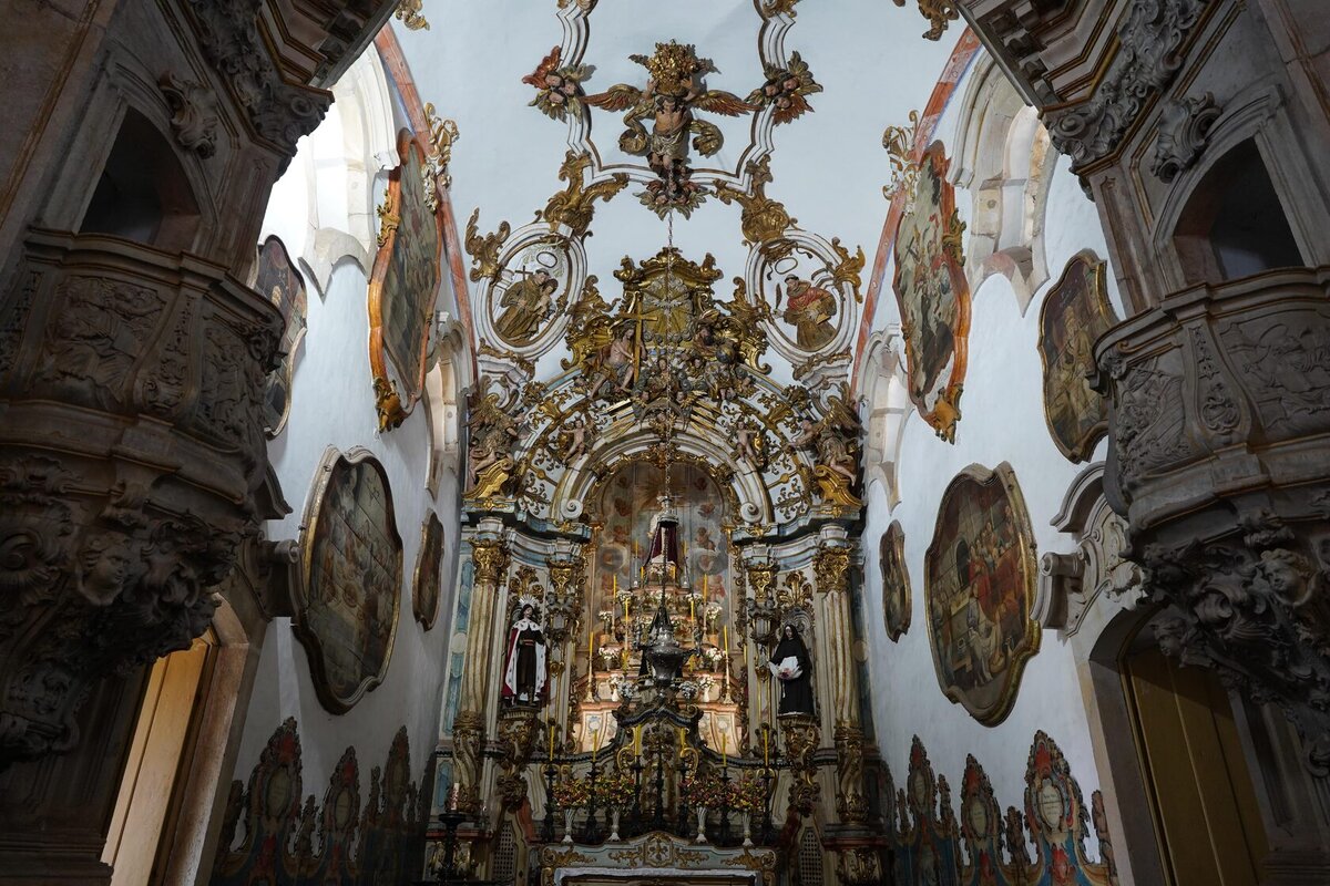 Церковь Святого Франциска в г.Оуро Прето