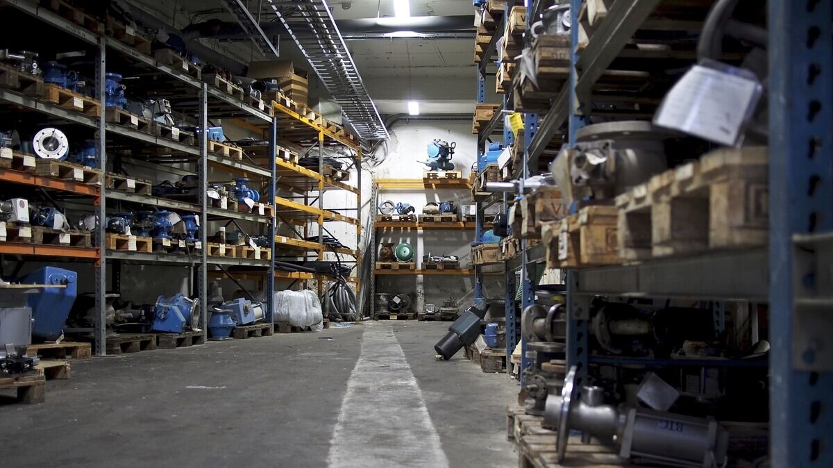    Склад запчастейCC BY 2.0 / Erik / Spare parts