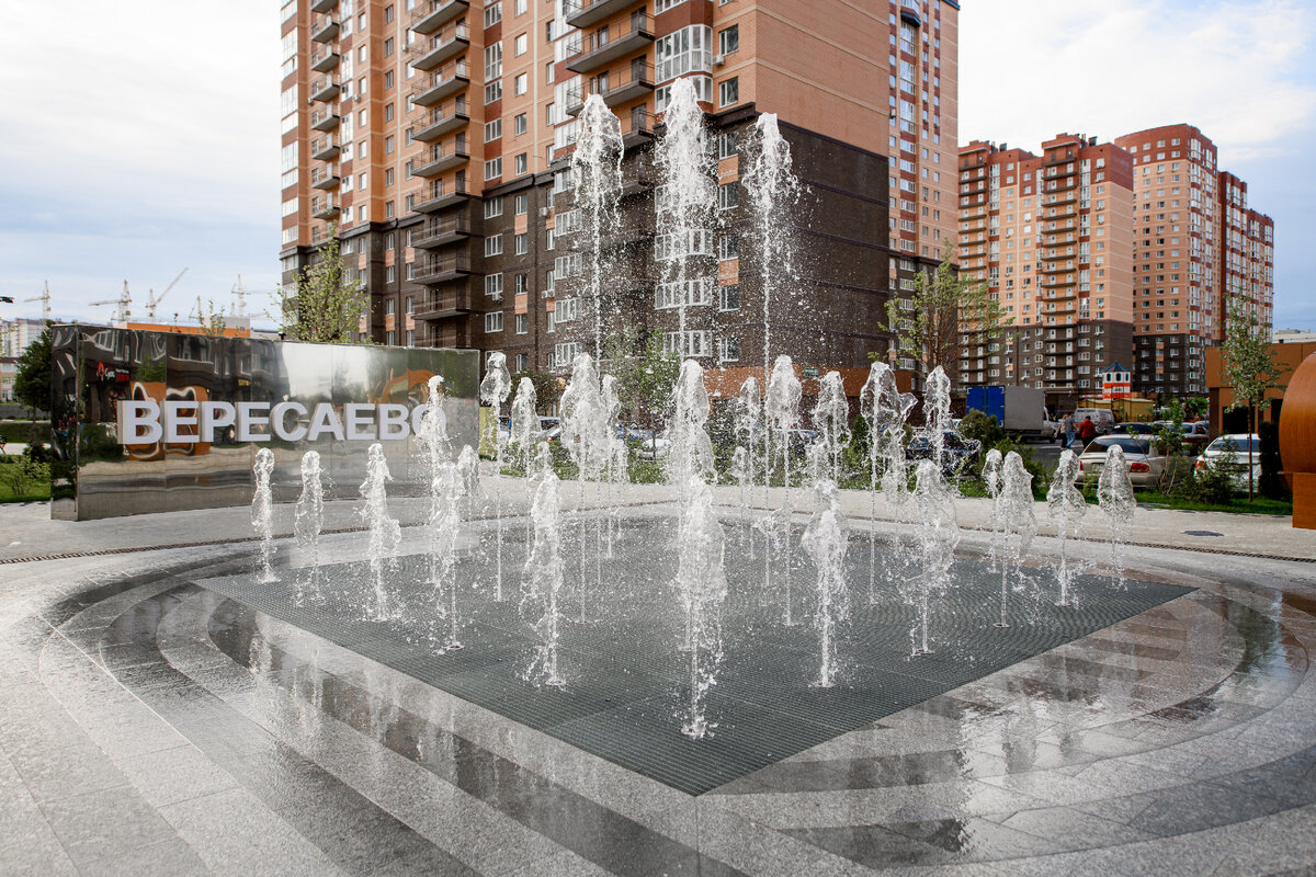 Светодинамический фонтан в ростовском экорайоне "Вересаево". фото: "ЮгСтройИнвест"