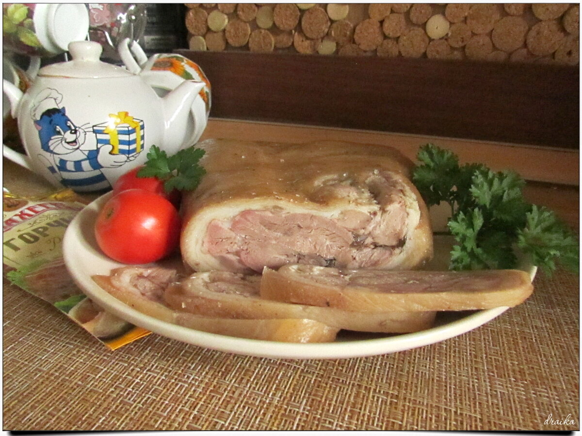 Рулет из свиной рульки
