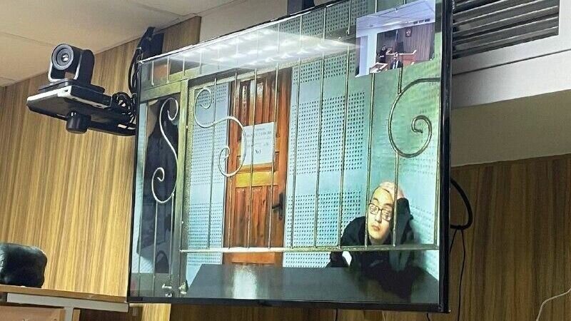     Артуру Маслакову отказали в ходатайстве об освобождении от дальнейшего отбывания наказания в исправительной колонии по болезни. 10 из 13 лет назначенного срока он уже отбыл в месте лишения свободы. Сейчас в очках на -29 он уже ничего не видит, а это максимальный размер диоптрии.