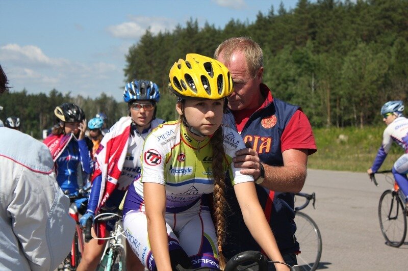 На старте с тренером Вячеславом Шелудяковым, 2012 год. Фото: предоставлено Анастасией Оськиной