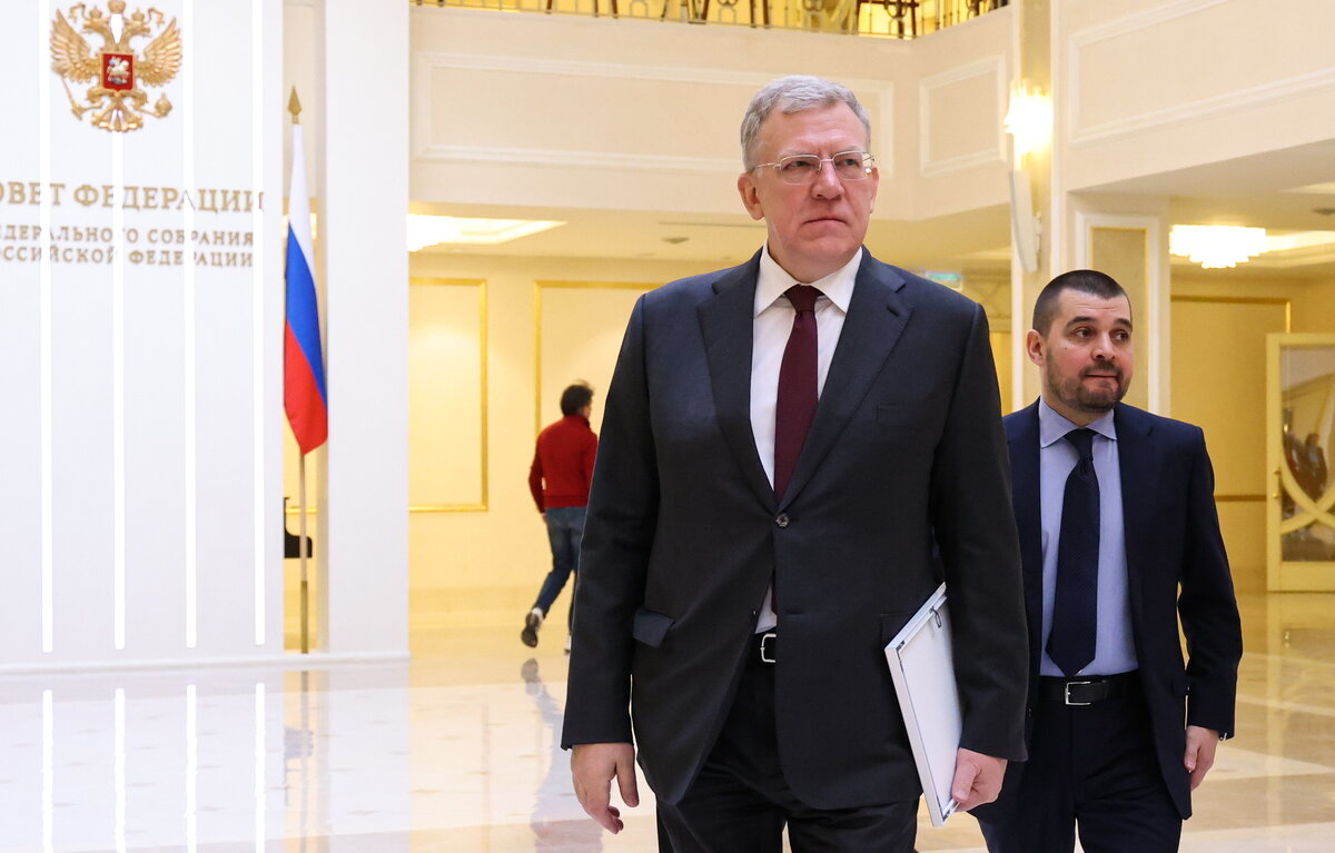    Алексей Кудрин (в центре)  Антон Новодережкин/ТАСС