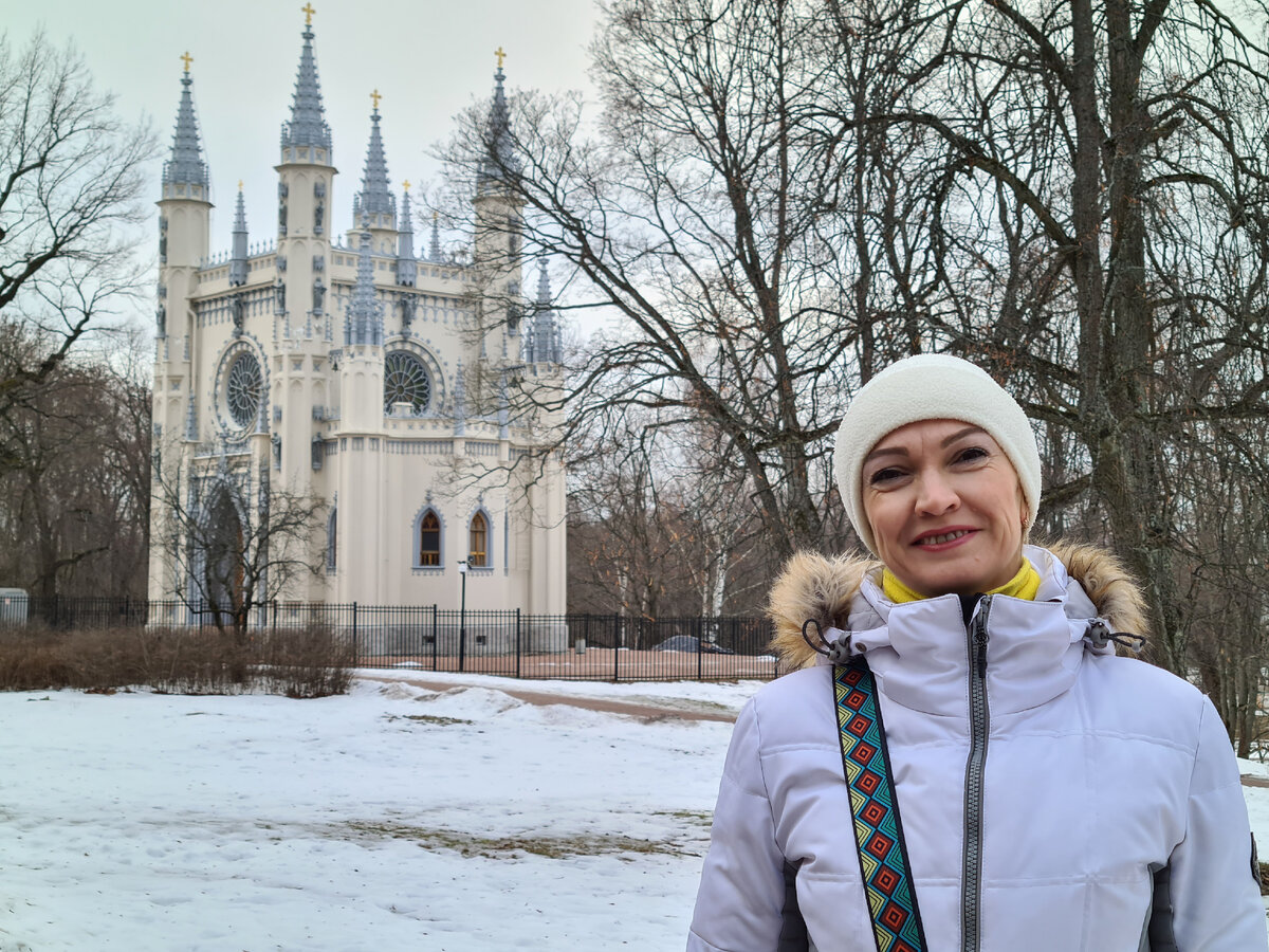 Готическая капелла в парке "Александрия"