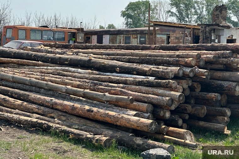    Погорельцы из курганской Логоушки пожаловались на качество стройматериалов