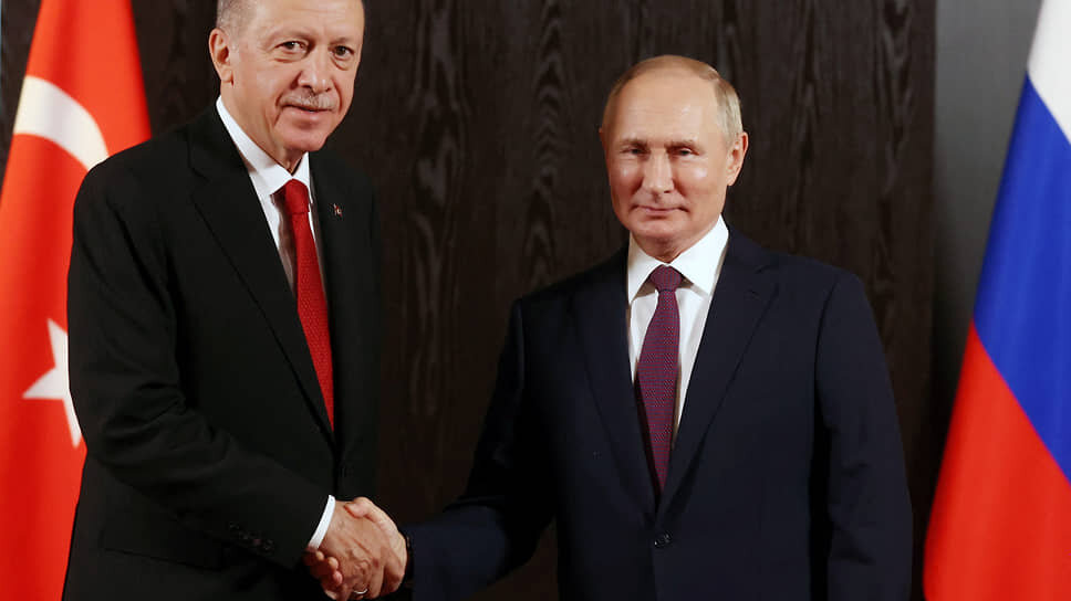 Фото: Sputnik / Alexander Demyanchuk / Pool / Reuters📷Реджеп Тайип Эрдоган (слева) и Владимир Путин во время встречи в сентябре 2022 года в Самарканде