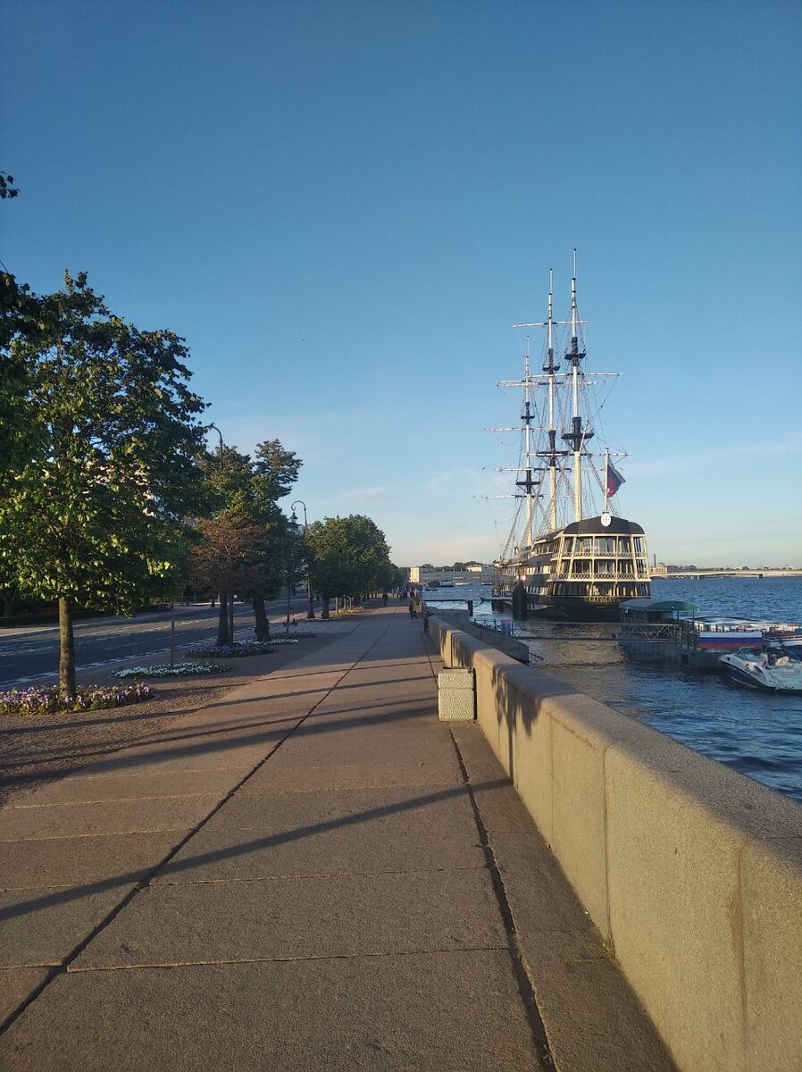 Петровская набережная