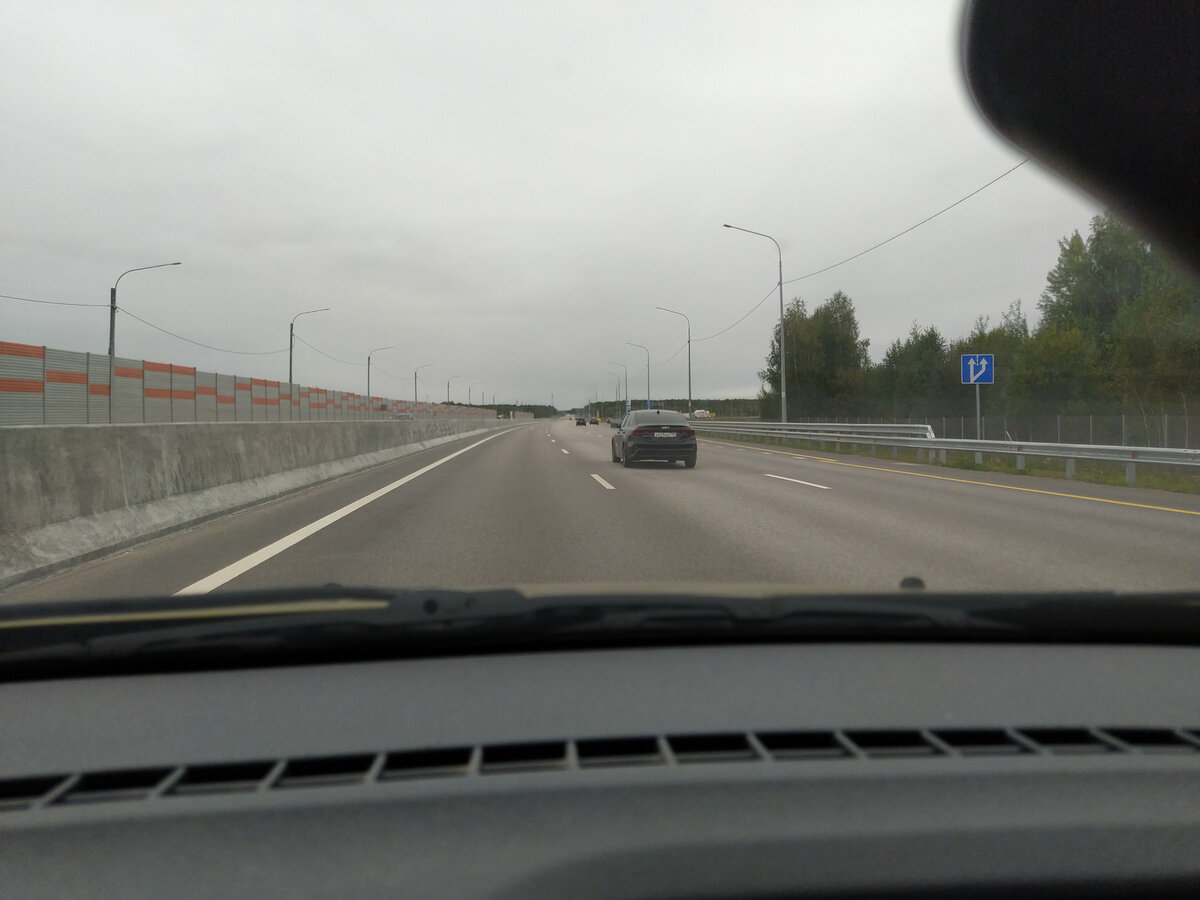 Трасса М12 "Восток" недалеко от Москвы имеет 3 ряда