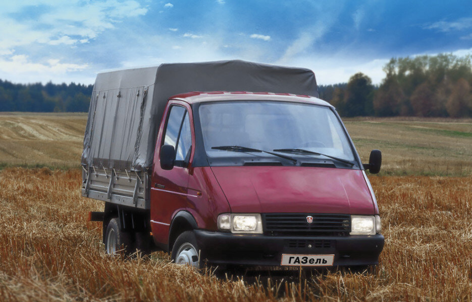Газель – полуторатонный маневренный грузовик для работы в условиях городской застройки. 