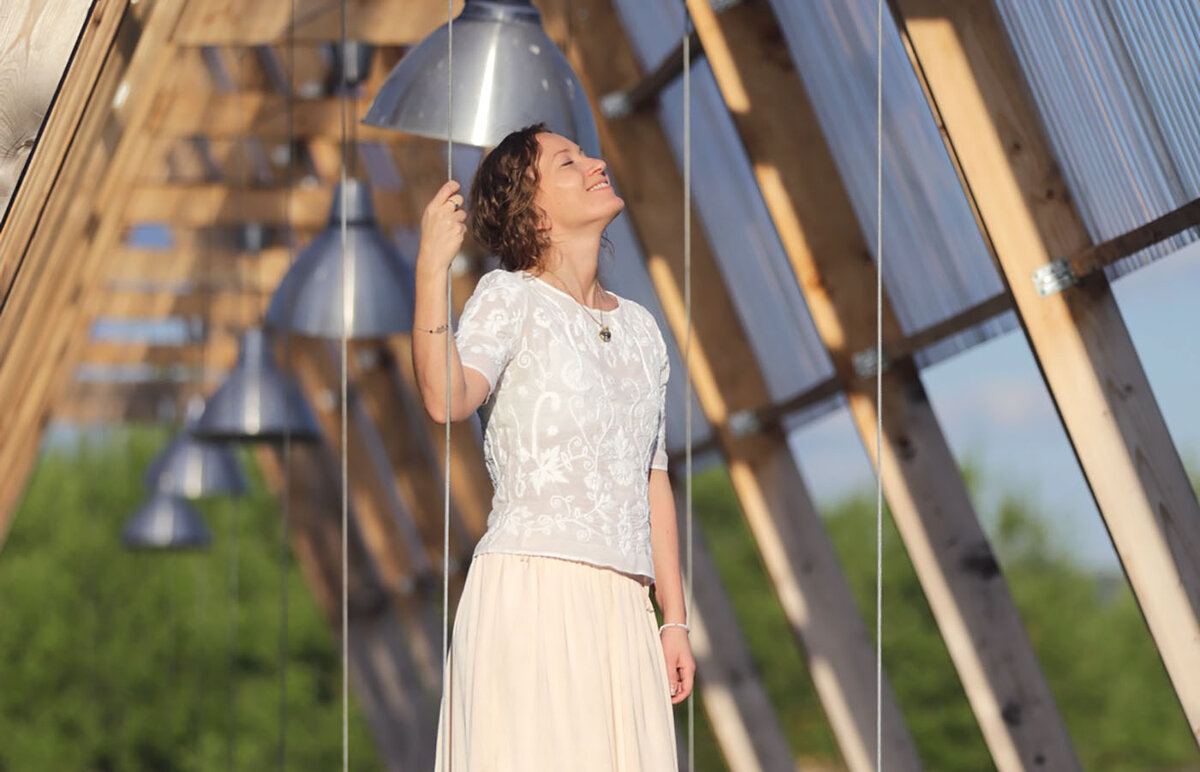 
В этом выпуске я рассказываю про 5 ключевых элементов моей системы управления состояниями, к которым я пришла за многие годы. Эти 5 элементов возникли как ответ на ключевые сложности и подводные камни, которые возникали у женщин, когда они пытались менять чувство, с которым они живут.