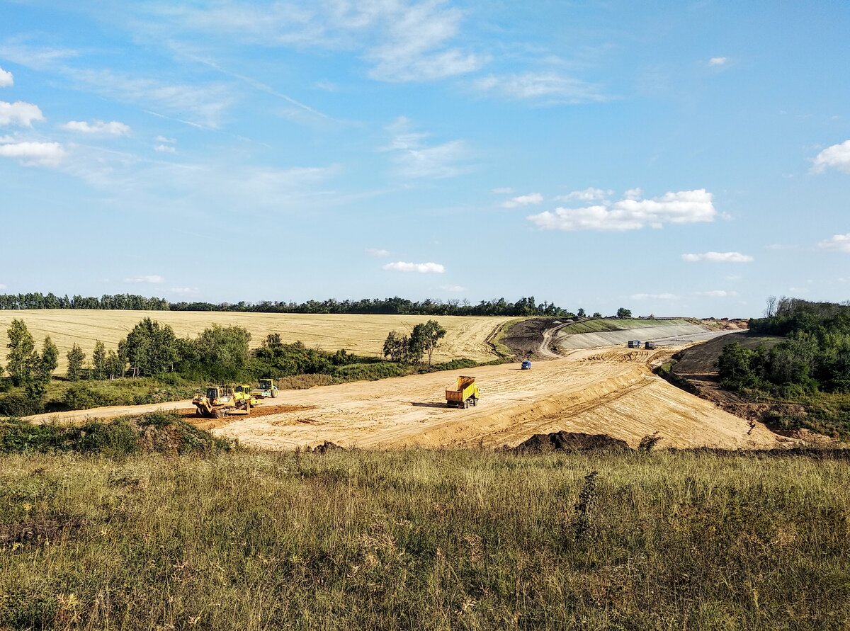 Участок строительства  дороги М-4 "Дон" на обходе г. Павловск и с. Лосево