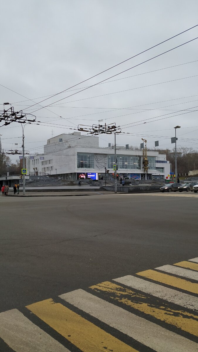 Можно вставлять фото. Прикольно.
