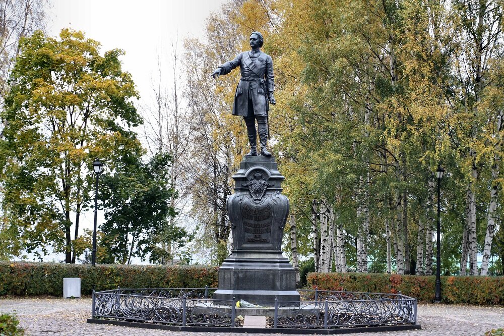 Памятник Петру Первому