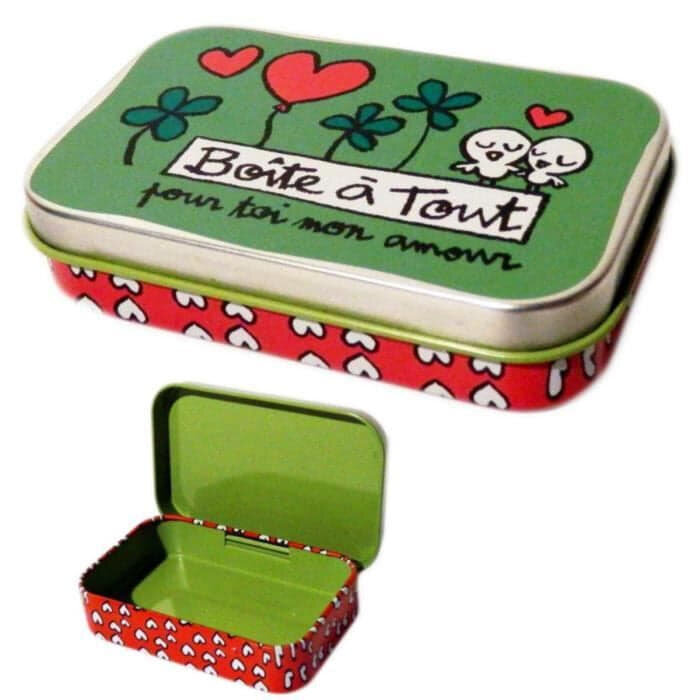 Приблизительно такую коробочку дала мне Софи, размер чуть больше коробка спичек.