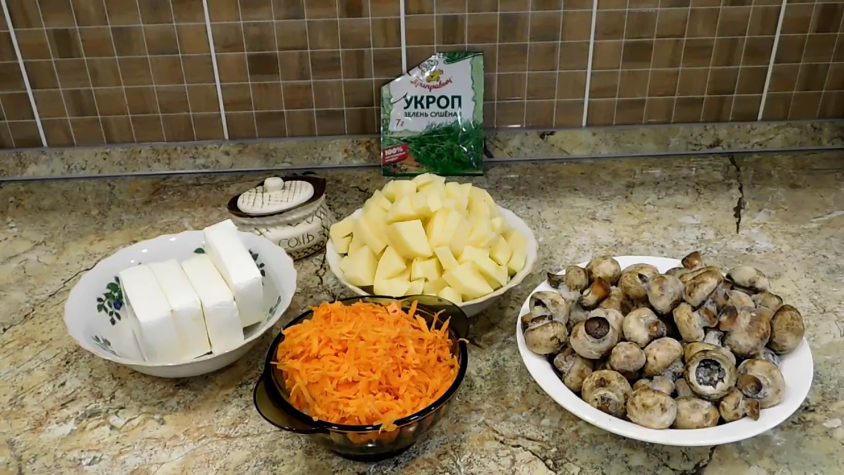 Картофельный суп с курицей - 10 пошаговых фото в рецепте