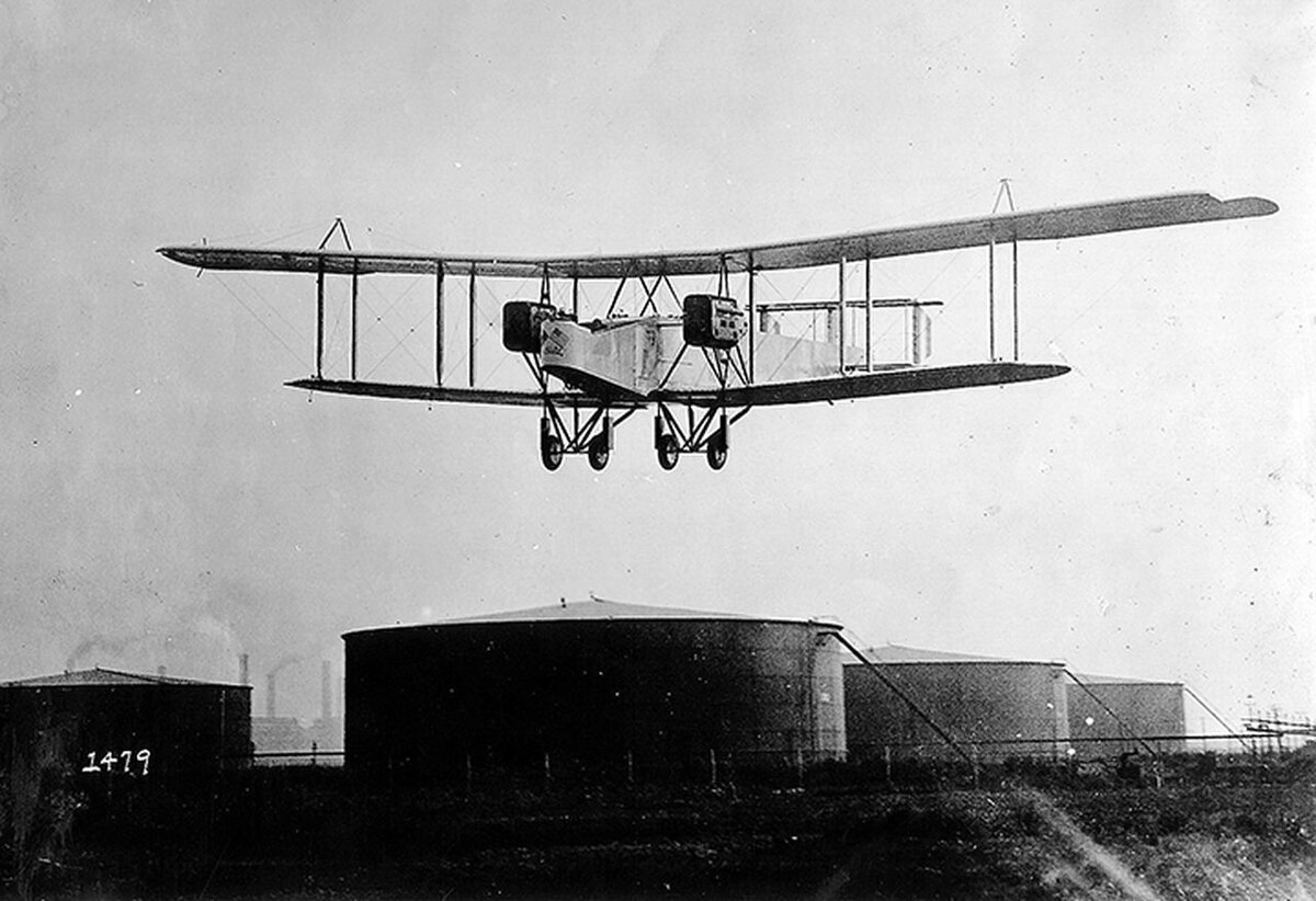 Пандемия 1918 года: информирование населения о пролёте самолёта вызвало столпотворение