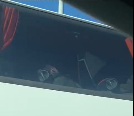 военные в автобусе