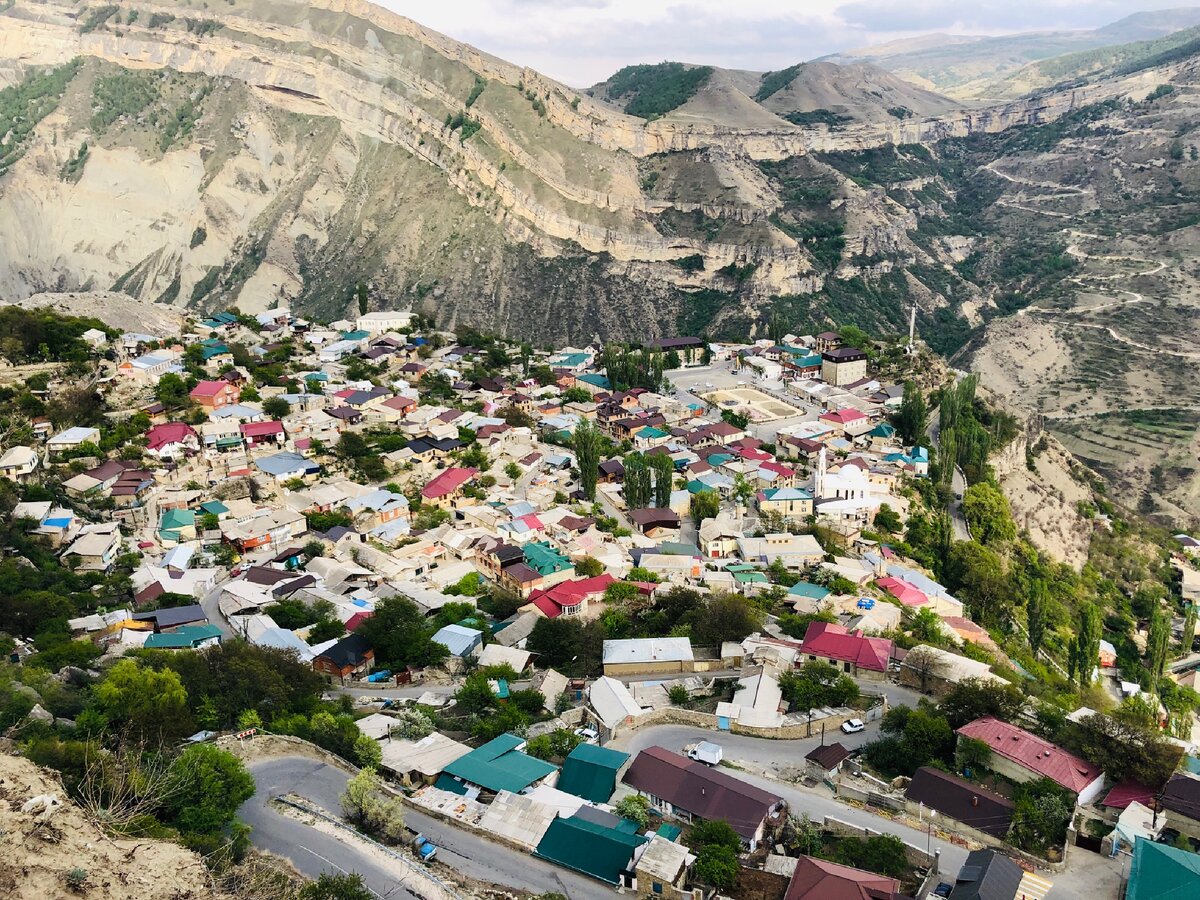 Есть ли в дагестане. Село Гуниб Дагестан. Гуниб Дагестан достопримечательности. Селение Гуниб Дагестан. Дагестан базар Гуниб.