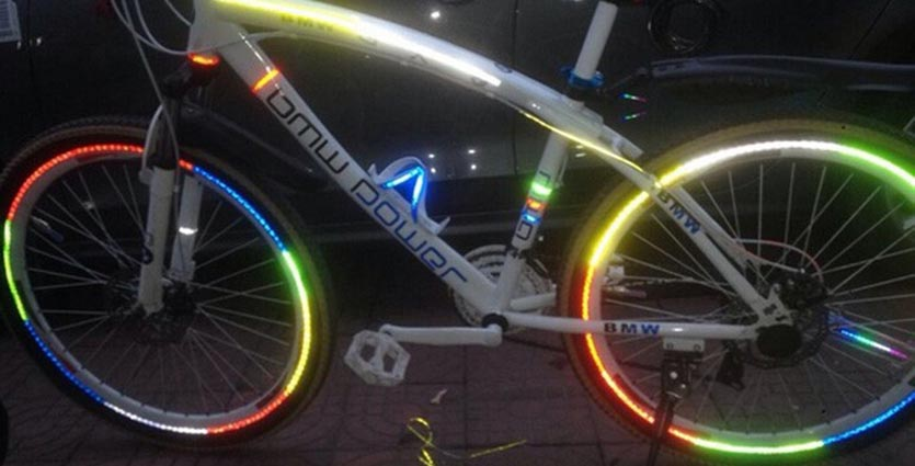 Помогут быть более заметным в темноте. 
Цена: 37 руб.