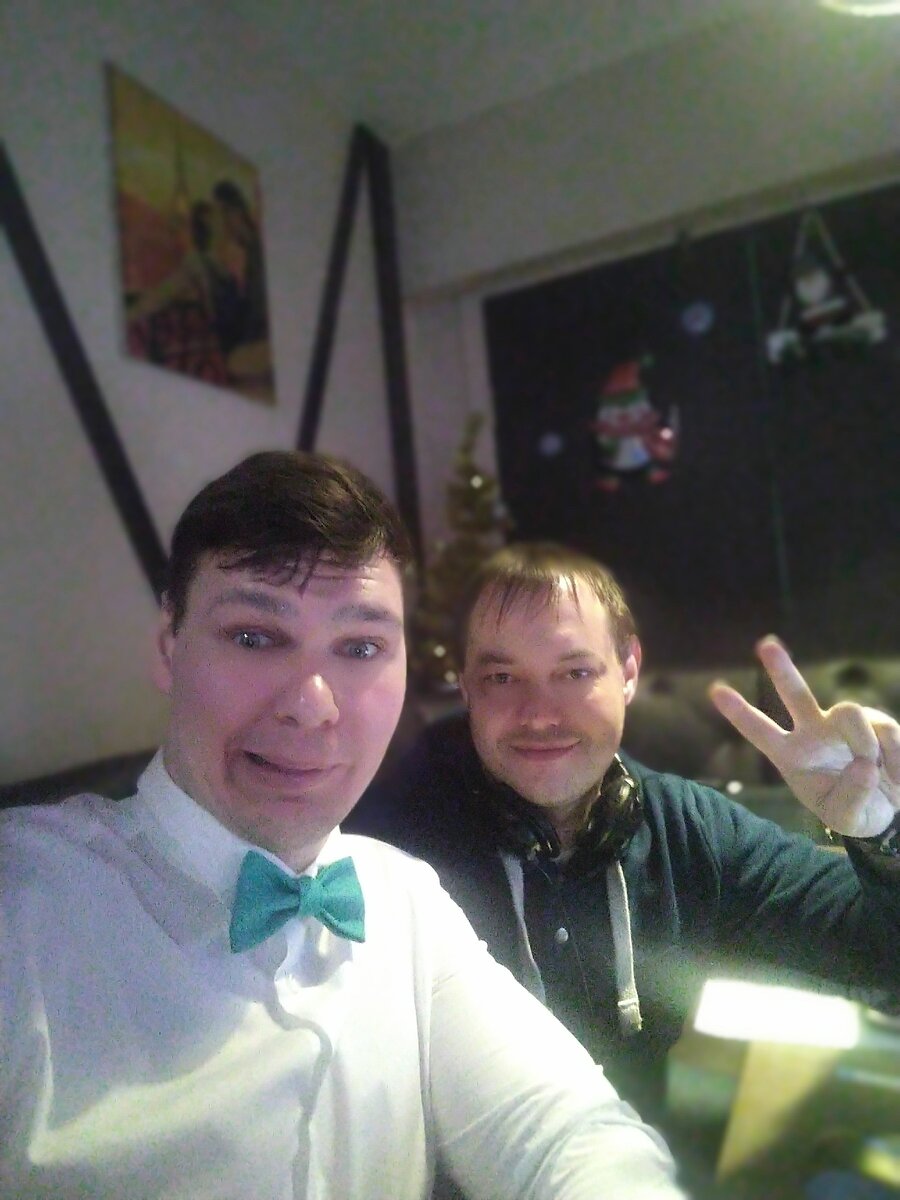 Я и диск жокей, за работой