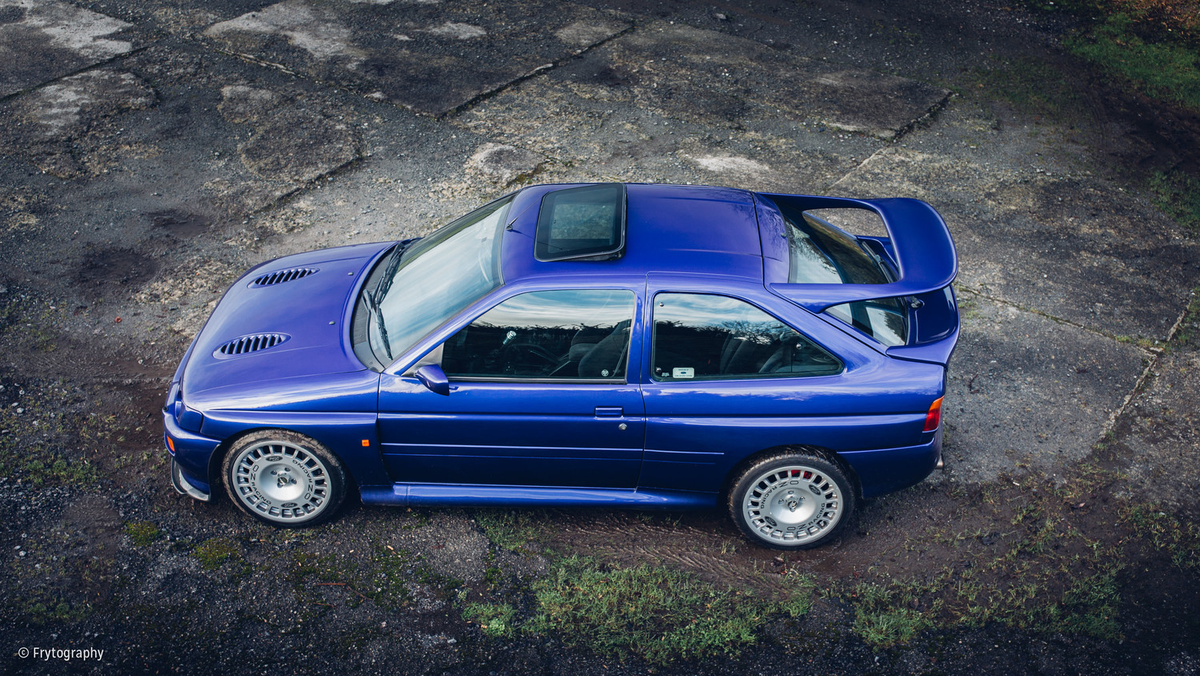 Гражданский Ford Escort RS Cosworth. Фото с сайта veterokclub.ru