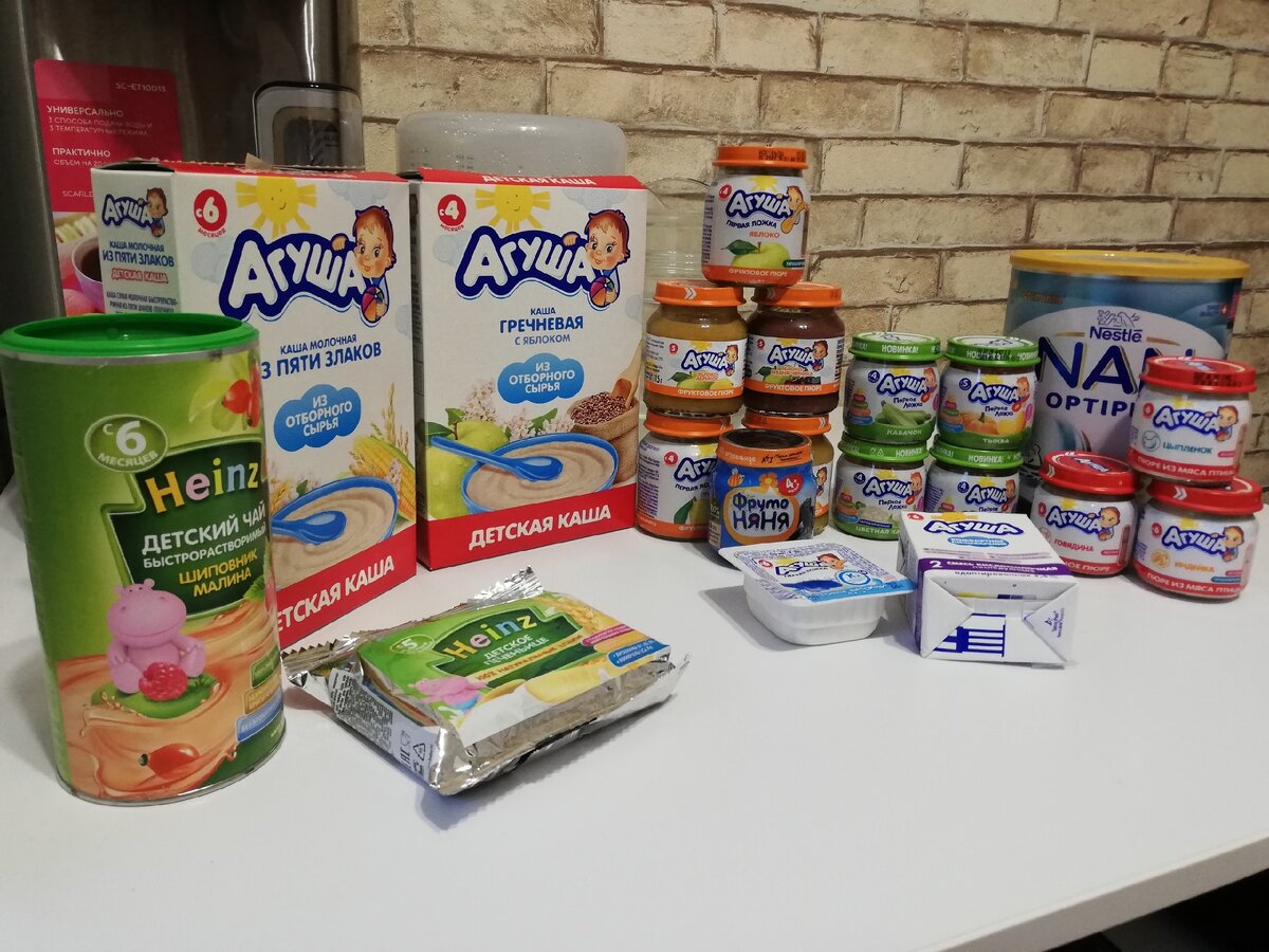 + фрукты (бананы, груши), перепелиные яйца, детский сок