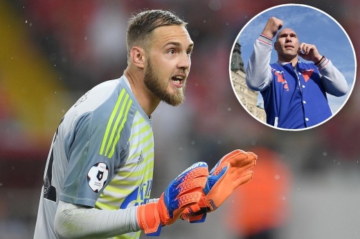 «Пусть найдёт свободную страну и едет туда». Вратаря Фролова атакуют из-за критики Путина