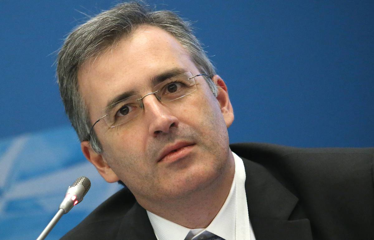 зарплата экономиста в россии. заработная плата экономиста. сергей гура. сколько зарабатывает экономист в месяц. оклад экономиста.