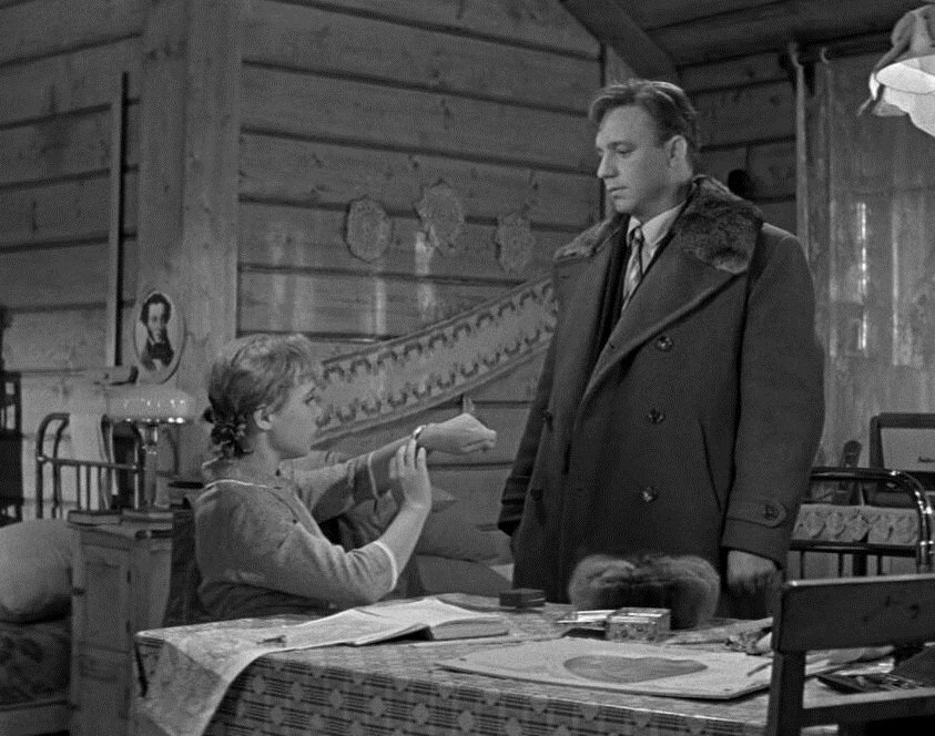 Ему нравится не сама Тося, а её поведение. Скриншот. Источник - YouTube.