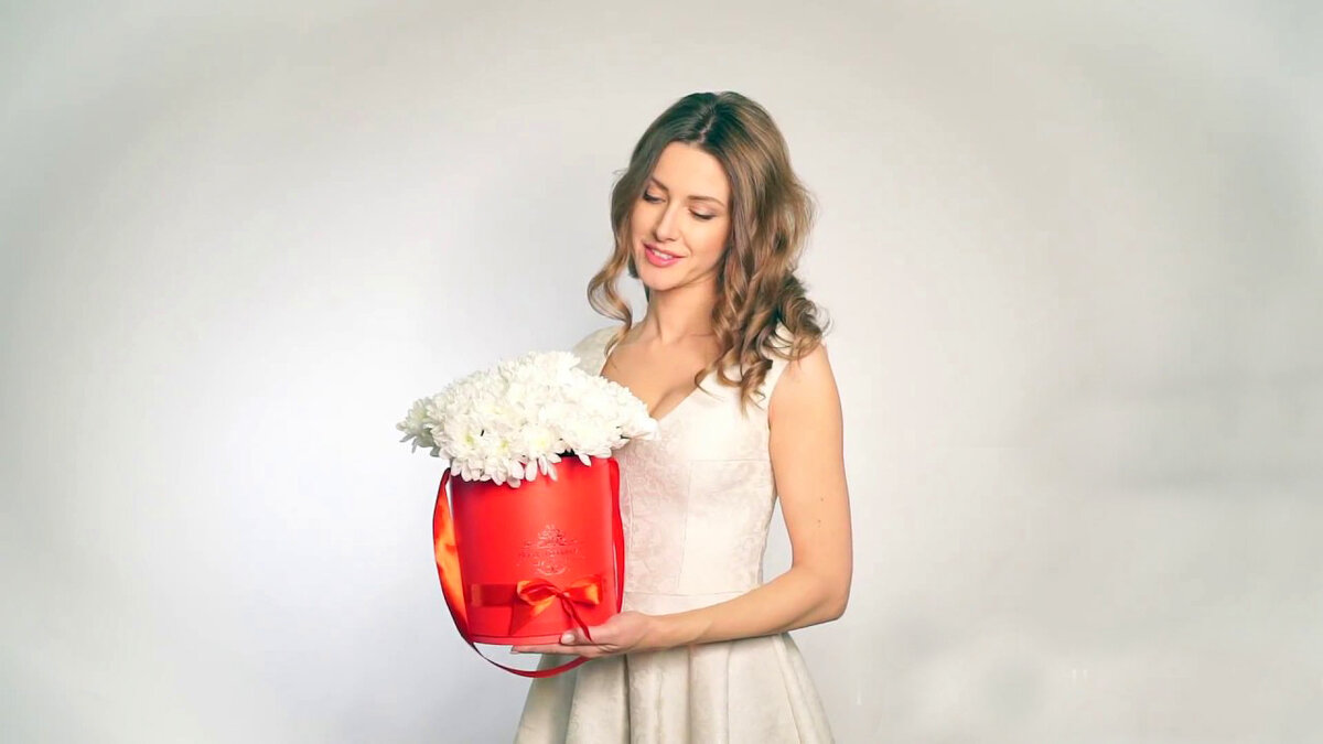 Цветы в красной упаковке: идеально по фен-шуй! 