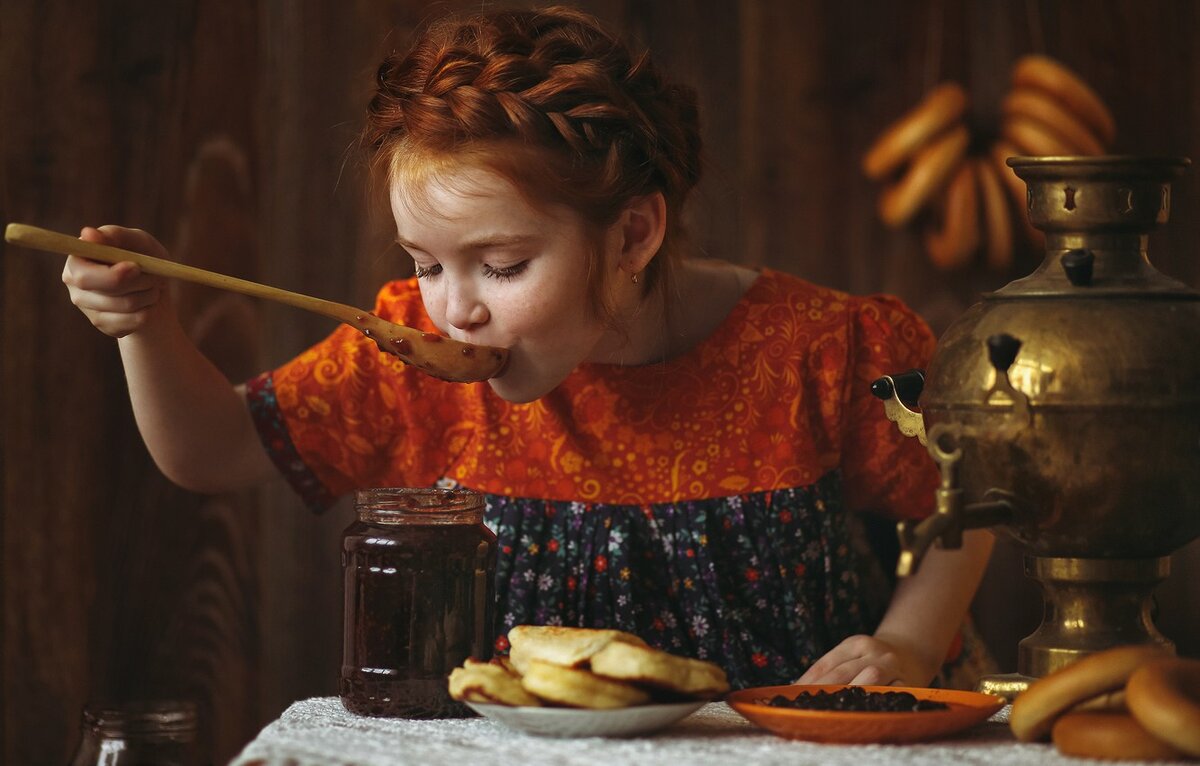 Чаепитие девочки