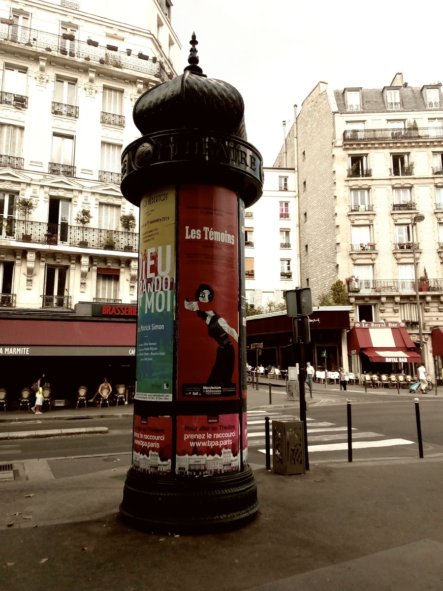 Place Pigalle - площадь имени скульптора Жан-Батиста Пигаля