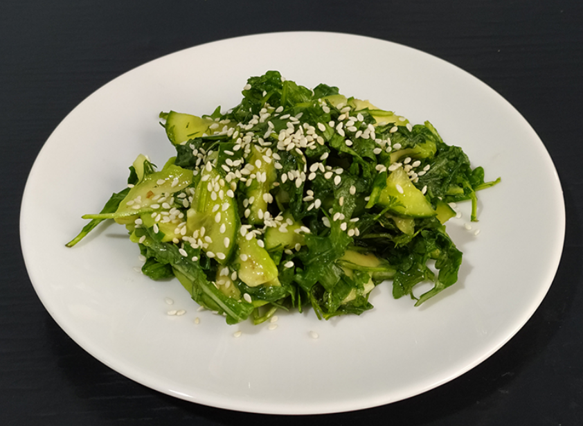 авокадо огурец руккола. салат с рукколой и авокадо. авокадо огурец руккола. салат из рукколы авокадо и черри. салат с авокадо и огурцом и помидором.