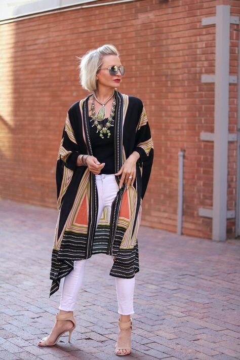 Летний образ с накидкой. /Фото: i.pinimg.com