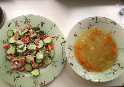 Обед. Второе фото - калории. 