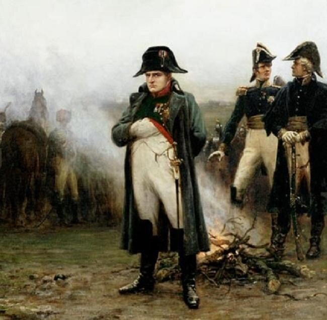 Император Наполеон I, в своей знаменитой треуголке