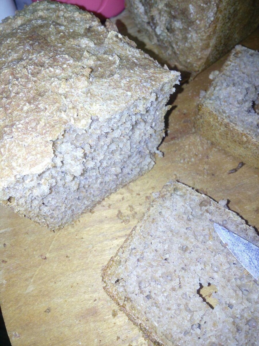 Свежеиспеченный хлеб противопоказан на любой стадии панкреатита