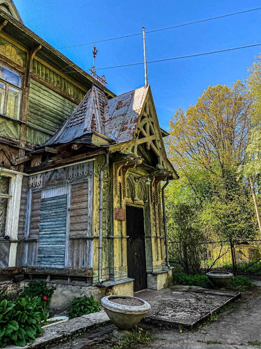 Заброшенная дореволюционная дача с пугающими скульптурами | Твой ...